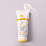 milk-shake-deep-conditioning-mask-lifestyle-1